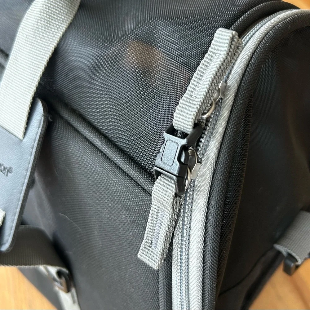 Small pet carrier